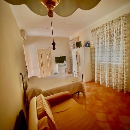 Casa Di Nonna Mia Bed & Breakfast Napoli Bagian luar foto
